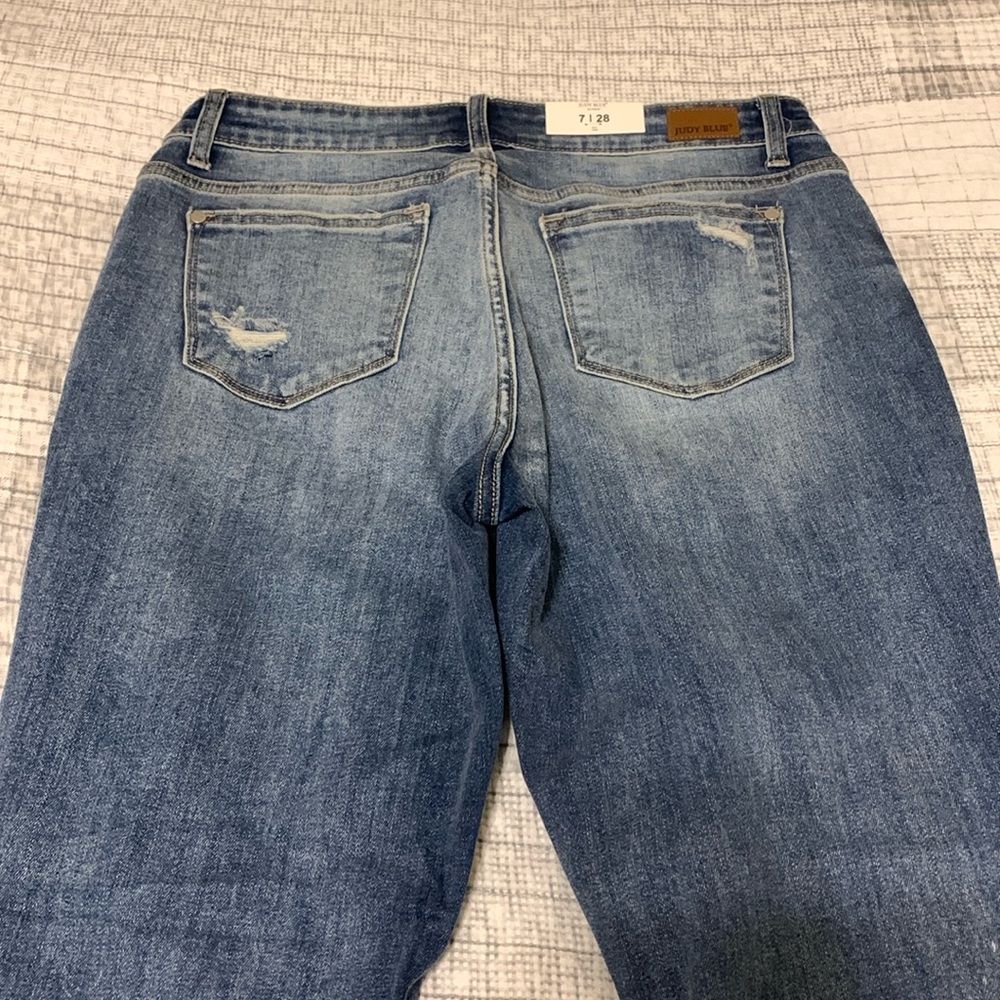 Judy blue lunch break size 7/28 mid rise distressed boyfriend jeans NWT - Picture 5 of 7